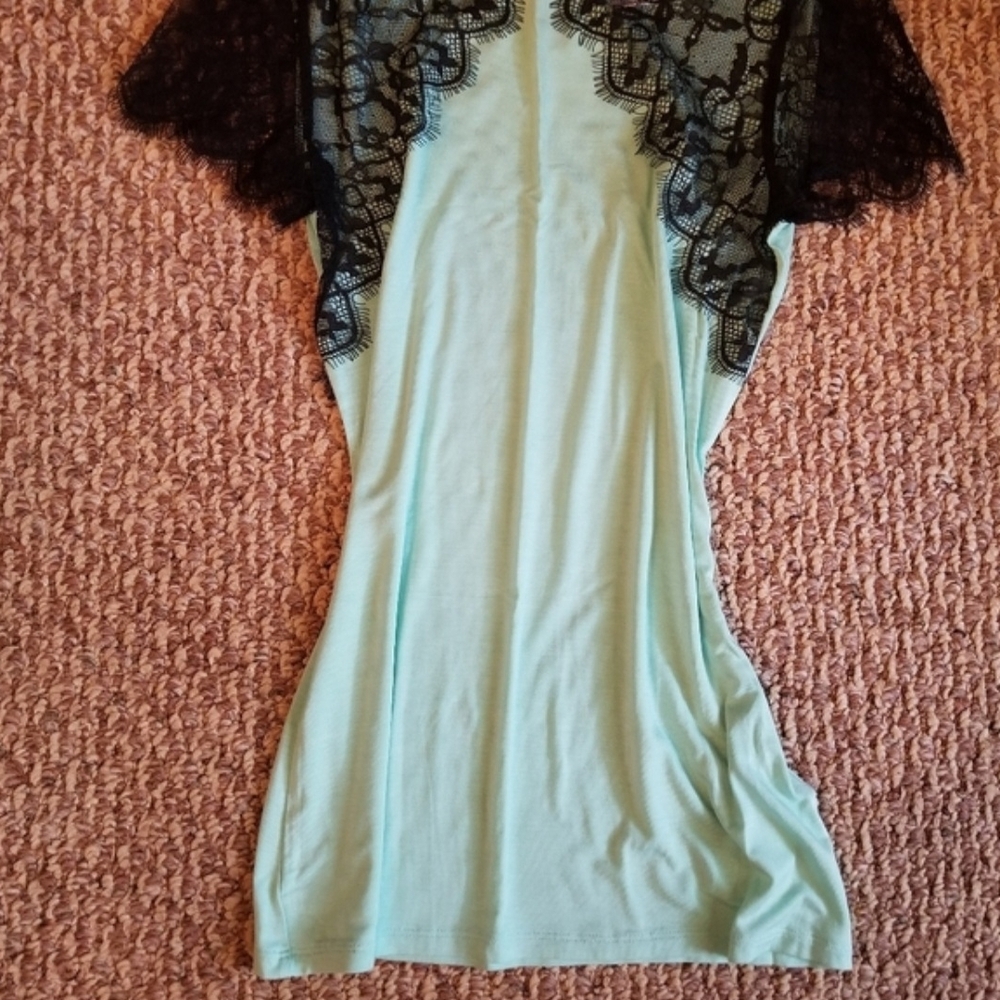 Set Of Three Tops - Picture 4 of 7